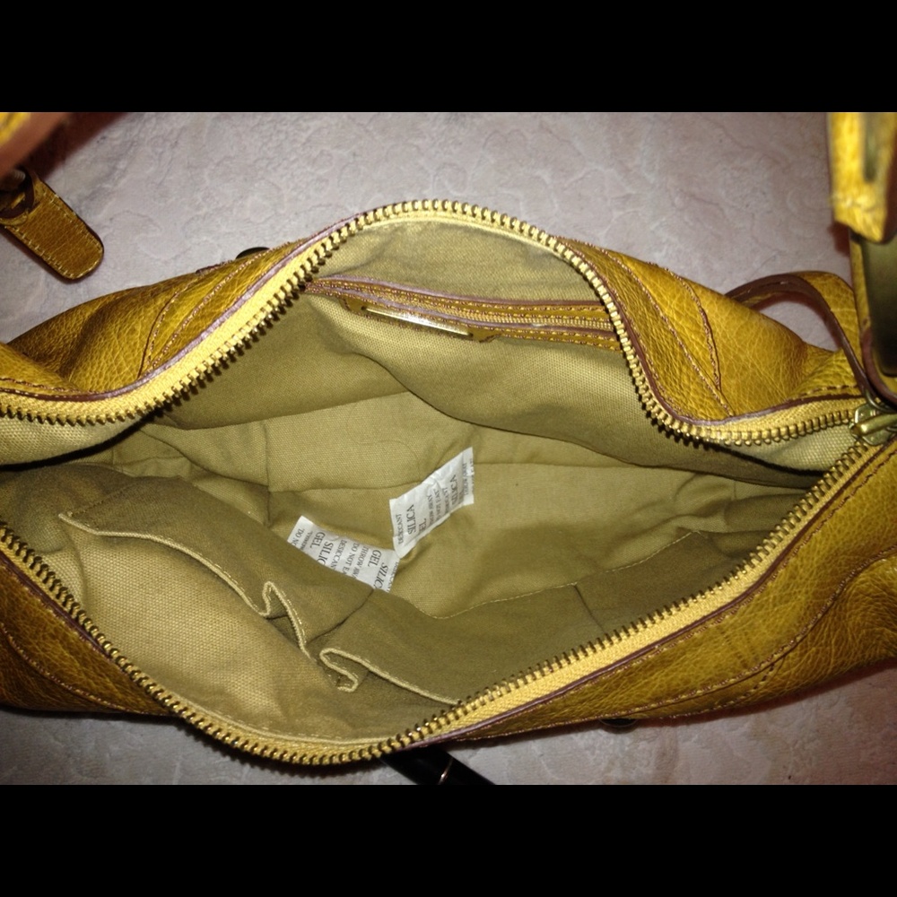 Isabella Fiore studded handbag - Picture 2 of 6
